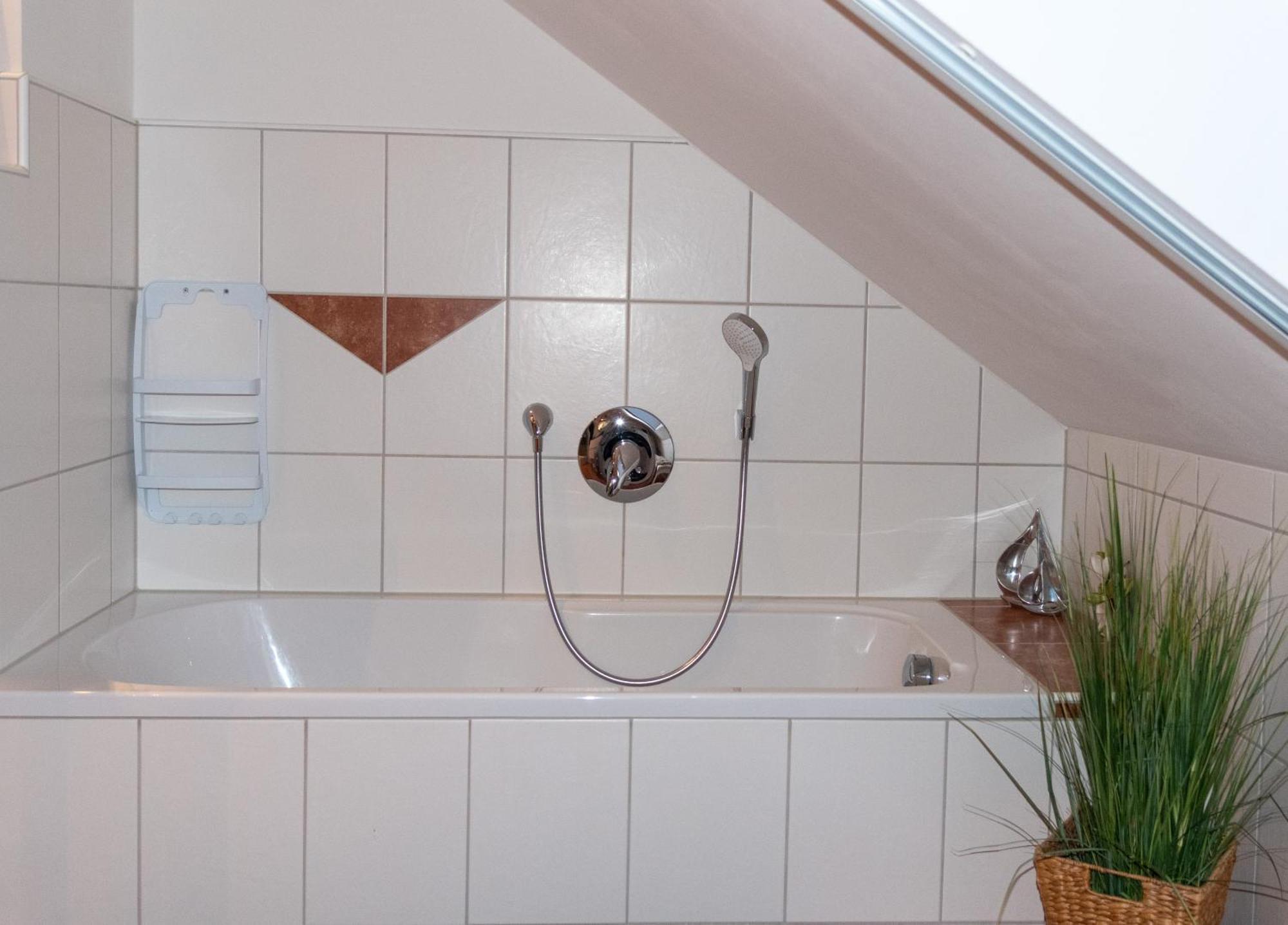 Moderne, gemütliche DG-Wohnung in ruhiger Lage Neunburg vorm Wald Exterior foto